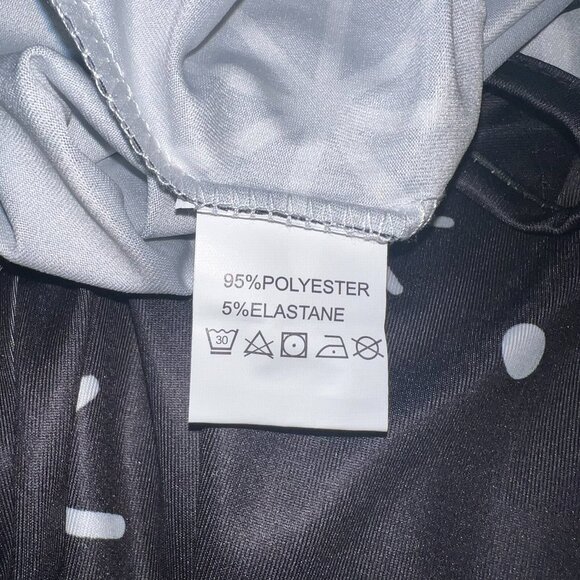 Festive "Ho Ho Ho" Santa Jumpsuit - Perfect for Holiday Cheer! - Picture 6 of 6